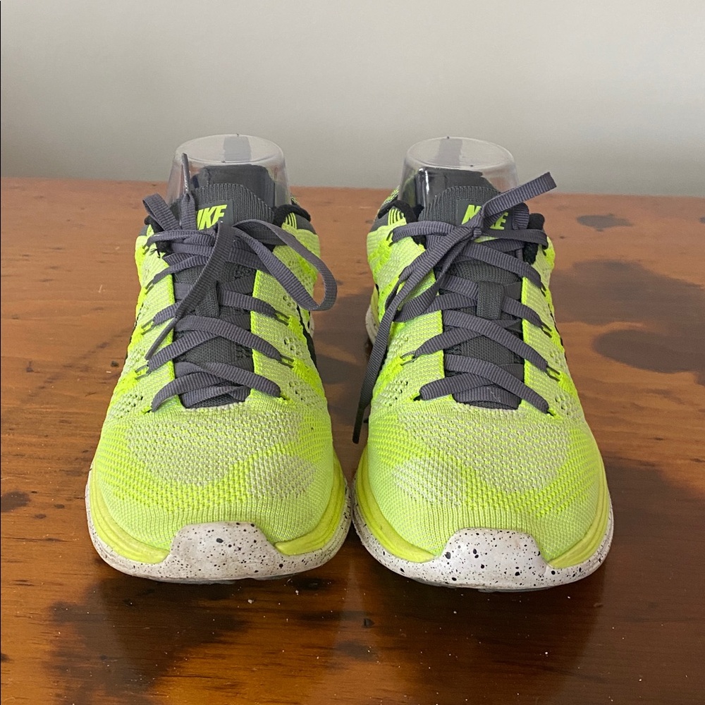 Womens Nike flyknit lunar 1+ running shoe in volt yellow and black colorway 7.5 - Picture 4 of 13